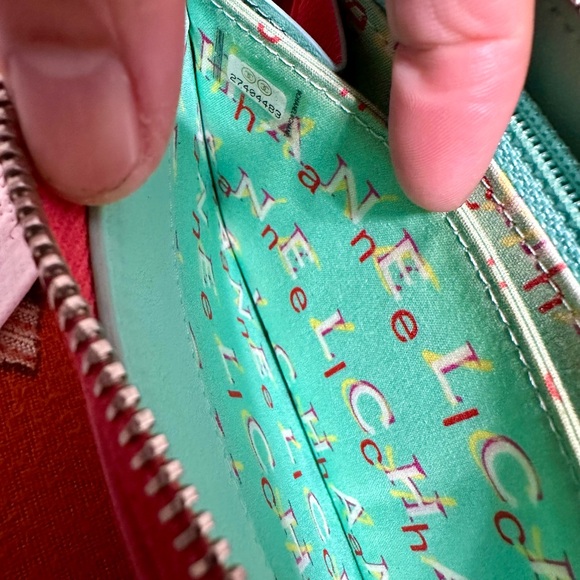 CHANEL ❤️🌟 PINK ZIPPY WALLET WITH GREEN MONOGRAM INTERIOR⭐️ - Picture 8 of 9